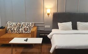 Mallenzo Suites Dlf Phase 1